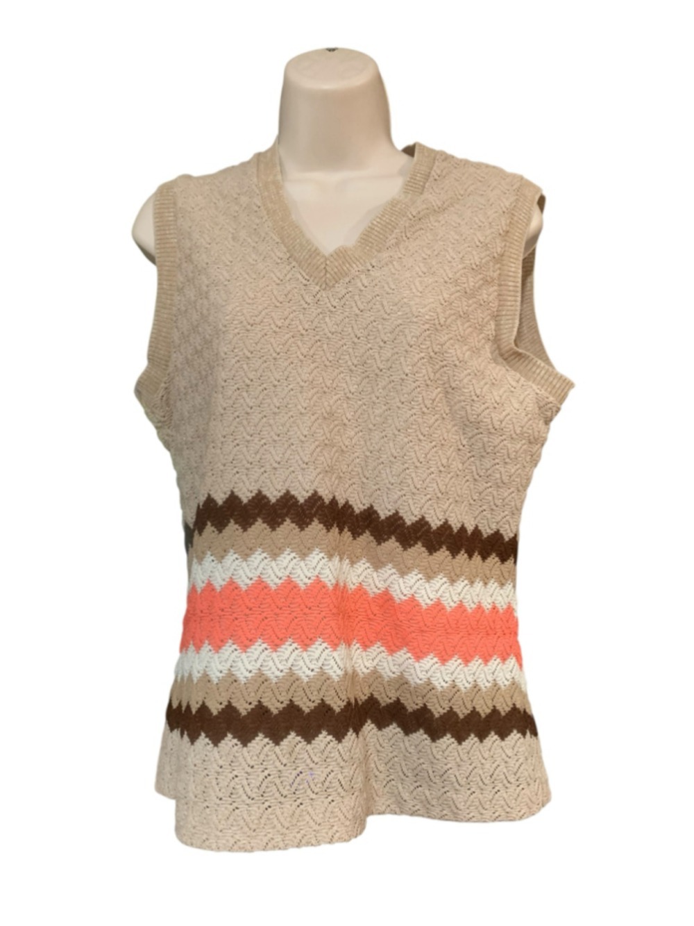 Vntg 70’s Volup V-Neck woven tank Size 16 Beige Coral Chevron Pattern